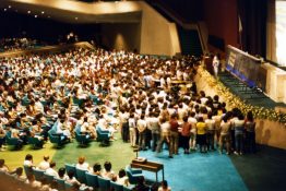 Manila 1984 Inside crowd